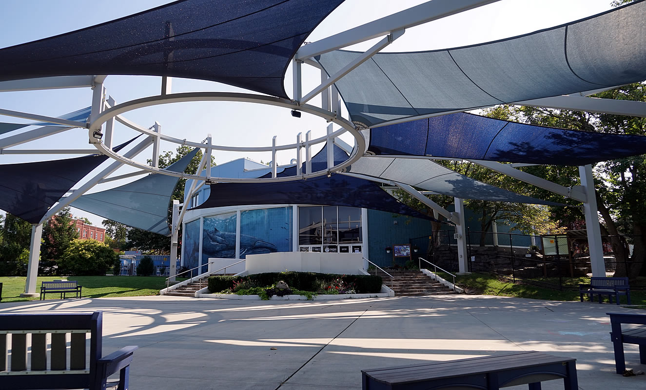 Aquarium of Niagara Falls Entrance