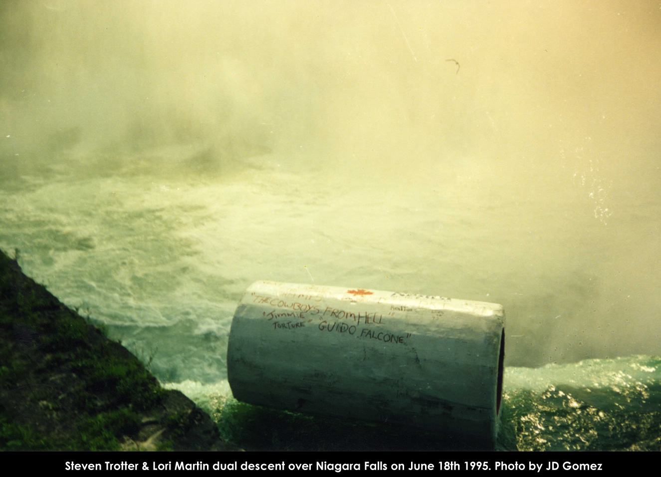 Steven Trotter and Lori Martin dual descent over Niagara Falls